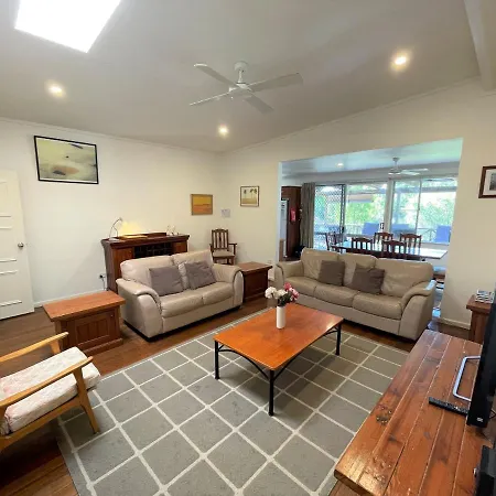 Elizabeth Beach Guest House Exterior photo